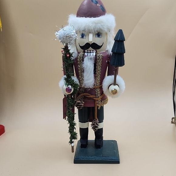 Festive Nutcracker with Burgundy and White Accents Father Christmas 13.5 tall - Picture 1 of 7